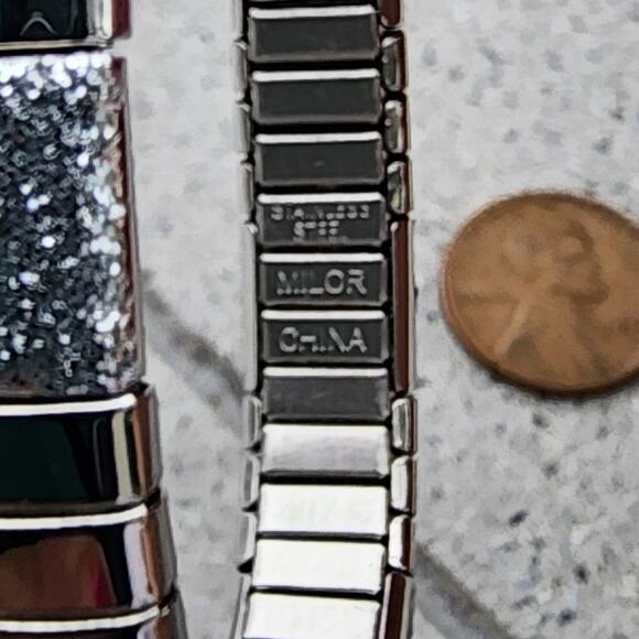 Milor Silver Tone Polished Glitter Stainless Steel Stretchy Link Bracelet - Picture 4 of 6